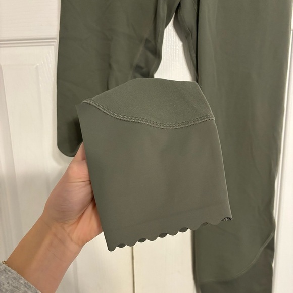 Lululemon Align Scalloped Hem High-Rise Pant 25"
Grey Sage - Picture 7 of 9